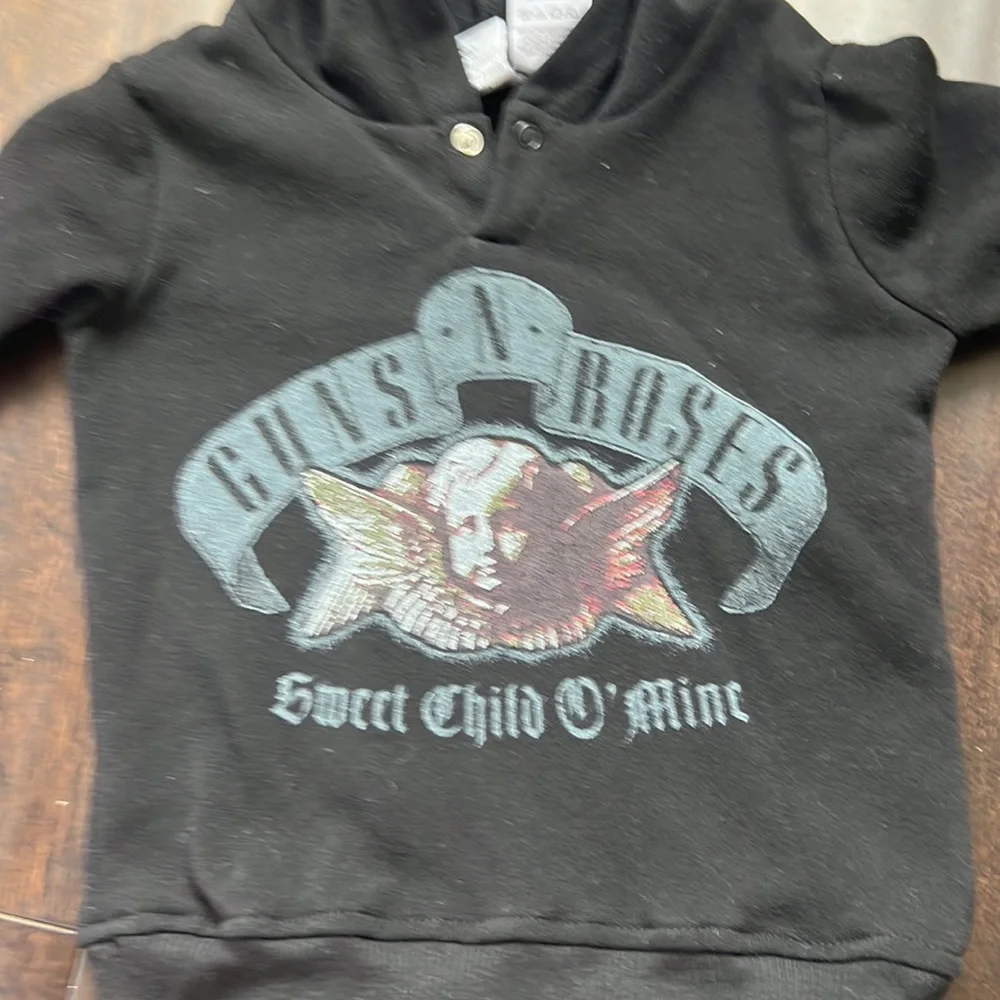 NWT Gender Neutral Guns N’ Roses Sweet Child O Mine Two Piece Sweatshirt & pants